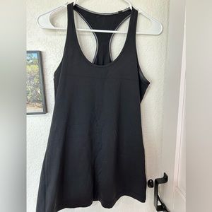 Lululemon black size 6 womans speed tank
